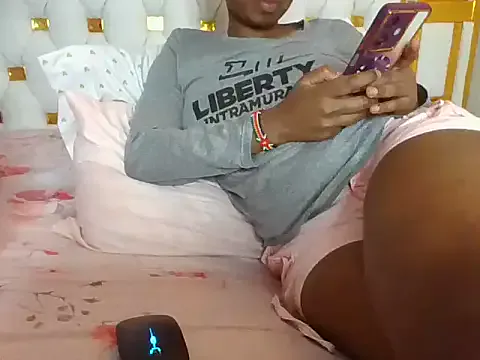 Offline Nodia32 on StripChat