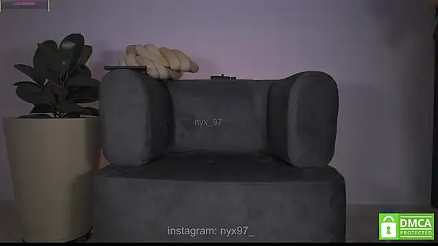 Offline nyx_97 on StripChat