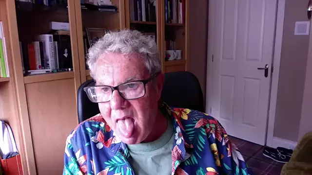 Offline Oldpistolpete on StripChat