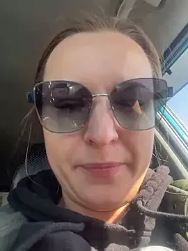 Offline OlgaBuzzz on StripChat