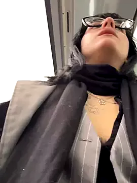 Offline Only_April on StripChat