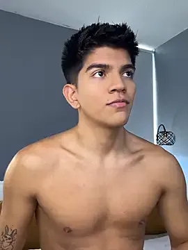 Offline OnlySantty on StripChat