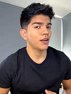 Offline OnlySantty on StripChat