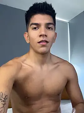 Offline OnlySantty on StripChat