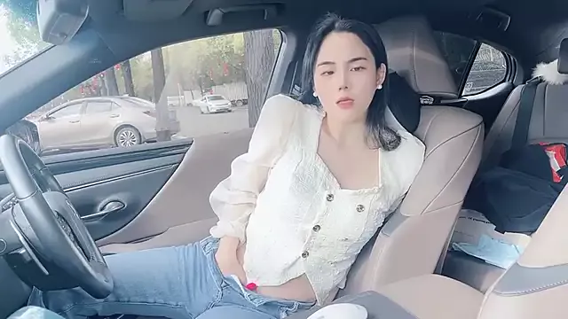 Offline orla2021 on StripChat