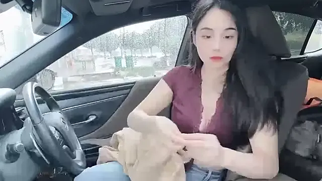 Offline orla2021 on StripChat