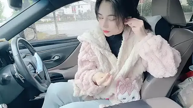 Offline orla2021 on StripChat