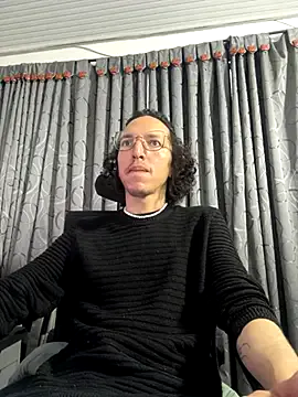 Freechat Orlandodcn_69 on StripChat