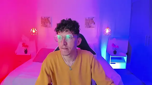 Freechat Orlandodcn_69 on StripChat