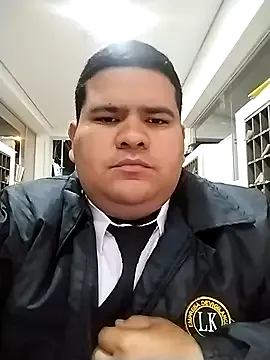 Offline oscarshow24 on StripChat