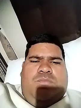 Offline oscarshow24 on StripChat