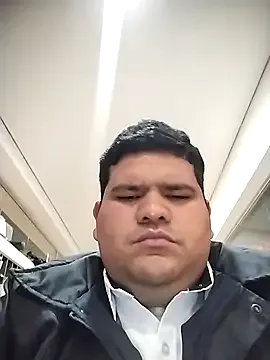 Offline oscarshow24 on StripChat