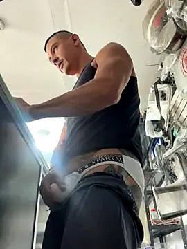 Offline Paul22cm- on StripChat