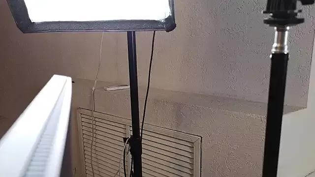 Penelope_Pinky from StripChat