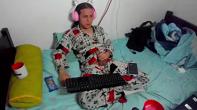 Offline Petite-Goth on StripChat