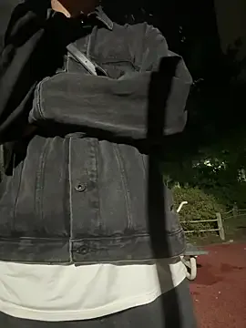 Offline Phil_6677 on StripChat