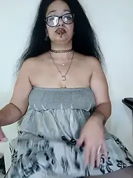 Offline PichyPrettyPussy on StripChat