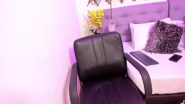 Offline Pink_Soul on StripChat