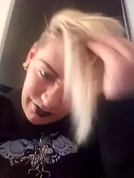 Offline PinkTheHawk on StripChat