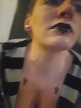 Offline PinkTheHawk on StripChat