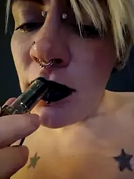 Offline PinkTheHawk on StripChat