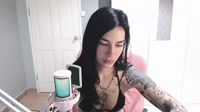 pixielustt — Topless 5 mins