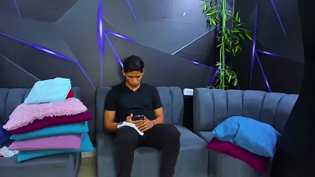 Freechat playsgirlhot on StripChat