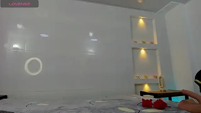 Offline pocahontas_pow on StripChat