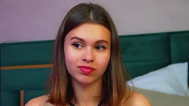 Offline PollyLanders on StripChat