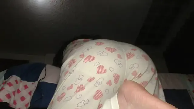 Offline prettyangelsquirt on StripChat