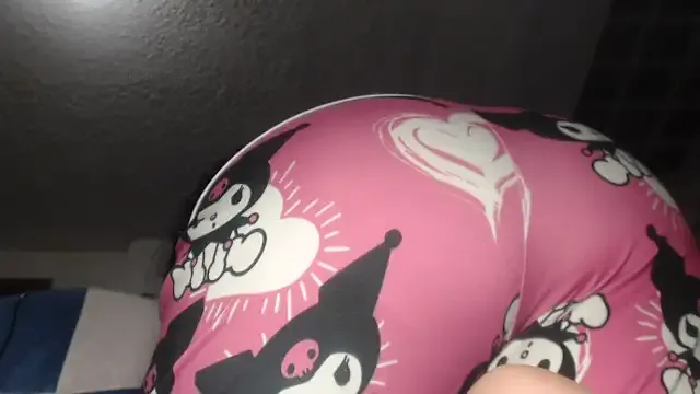 Offline prettyangelsquirt on StripChat