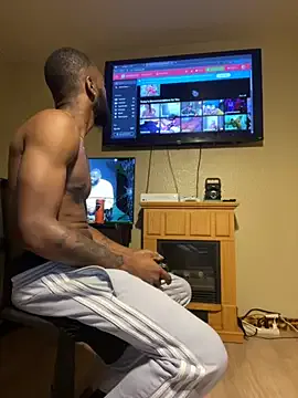 Offline Prettyrichy on StripChat