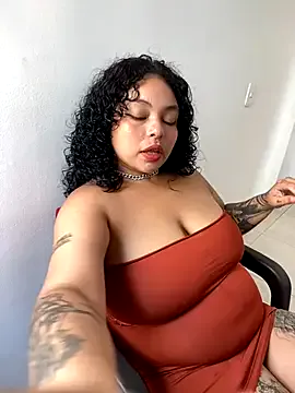 Offline PrincessLauren420 on StripChat