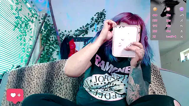 Offline Psychobitch7 on StripChat