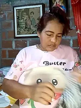 Rahma_Beautiful from StripChat is Freechat