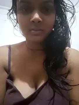 Offline RAYI_Queen_2 on StripChat