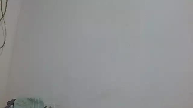 Rebecadiaz13 from StripChat