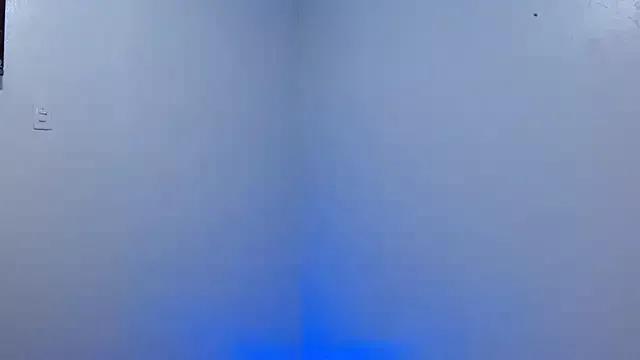 Rebecadiaz13 from StripChat
