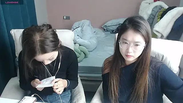 redrose520 on StripChat 