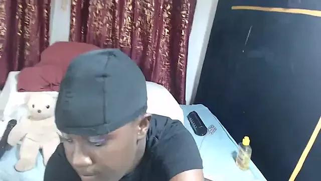Reevai77 from StripChat
