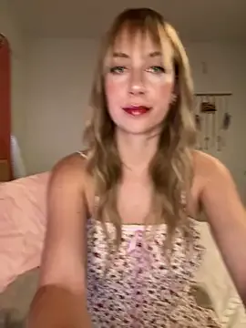 Offline rileylovesyou on StripChat