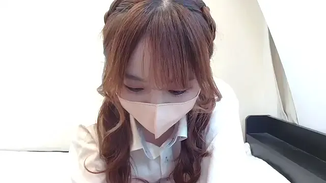 Offline riseshu on StripChat