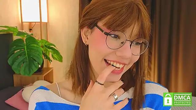 risky_kiss from StripChat is Freechat