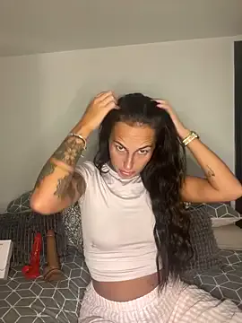 Offline Rosieredxox on StripChat