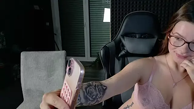 Offline RoxiBlack on StripChat