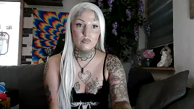 RoxxyInk on StripChat 