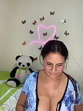 Offline Roxy_Skye on StripChat