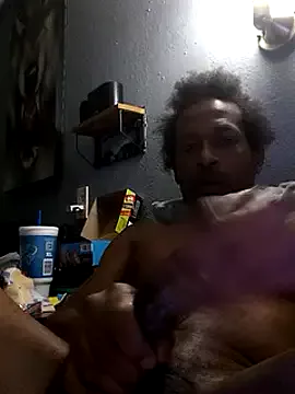 Offline RoyalWearing on StripChat