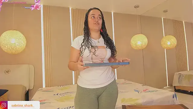 Offline sabrina_shark_ on StripChat