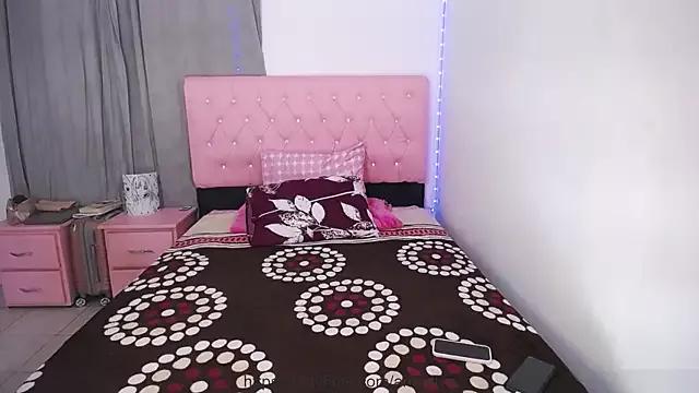 samanthadeluxe1 from StripChat